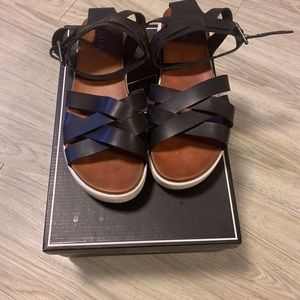Mia black crisscross sandals, preowned